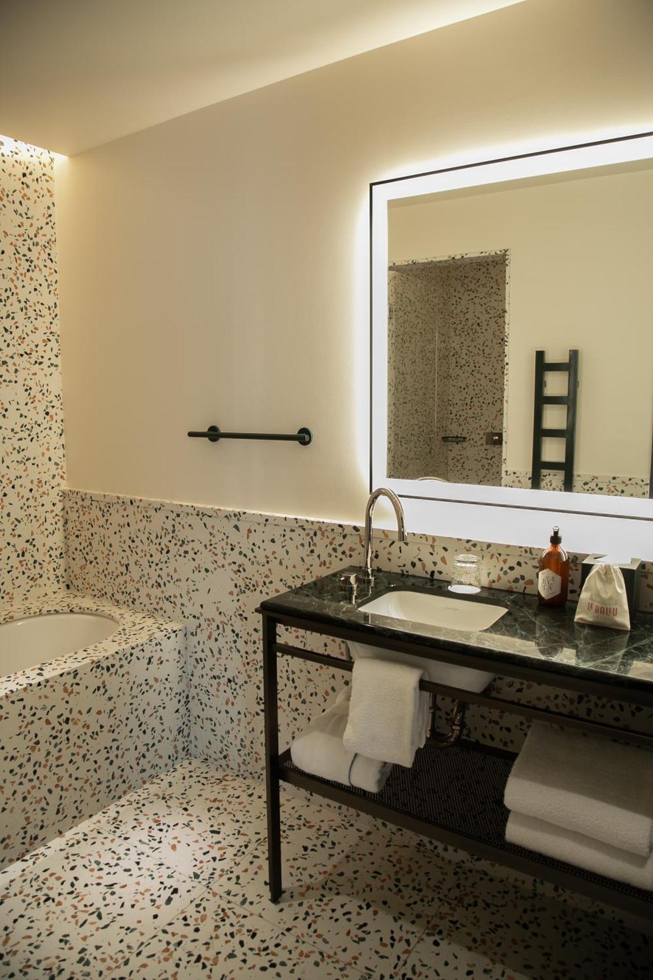 Hotel Le Ballu Paris Ngoại thất bức ảnh